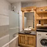 Apartment Apartment Staddon, Alpes Agency, Central Chamonix, Sleeps 4-6 Chamonix