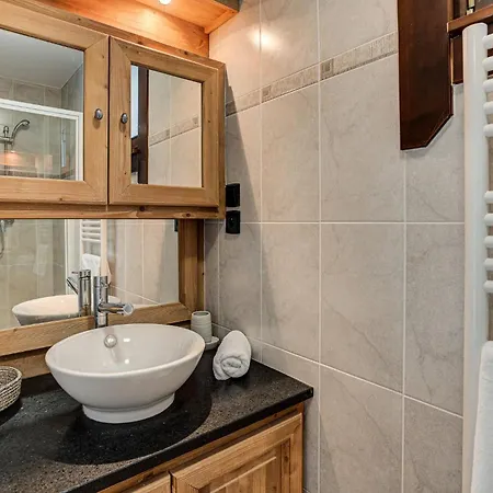 Appartement Staddon, Alpes Agency, Chamonix, Sleeps 4-6 *