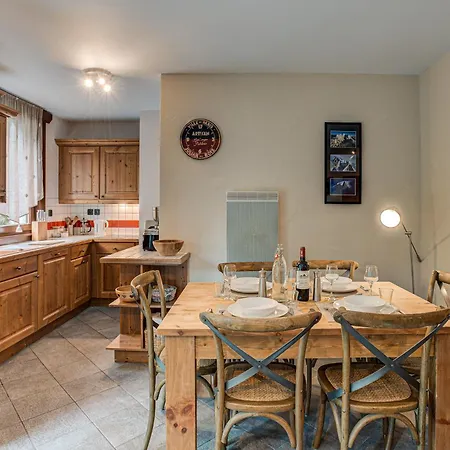 Staddon, Alpes Agency, Chamonix, Sleeps 4-6 Chamonix